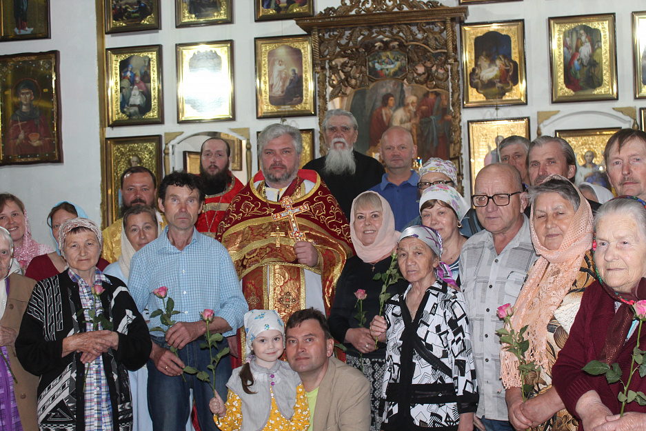 В Свято-Введенском приходе села Введенское молитвенно отметили день памяти святых жён-мироносиц