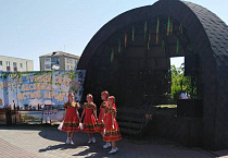 В Петухово состоялся фестиваль народного творчества в честь праздника Троицы