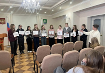 В селе Садовое старшеклассницы побывали на встрече «100 вопросов женщине»