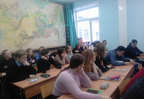 Географы-первокурсники Курганского госуниверситета встретились со священником