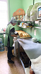 В Кургане грантовый проект «Социальная пекарня «Добрая печка» завершён, но мини-пекарня продолжает работать