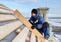 Храм в селе Усть-Суерское готовится обзавестись новой кровлей
