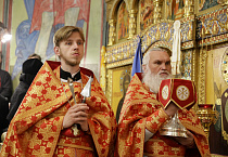 В главном соборе Зауралья встретили Пасху Христову