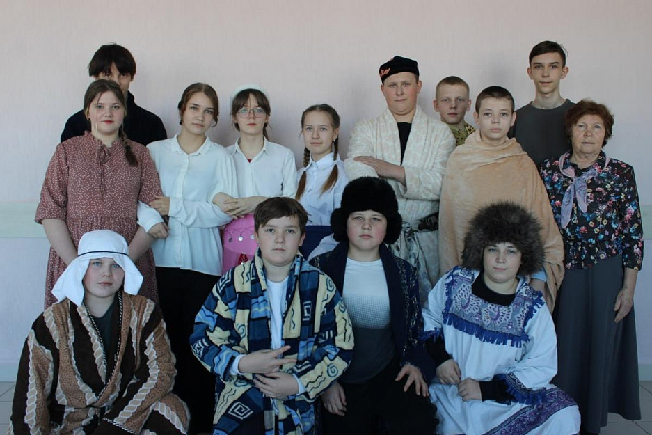 В школе посёлка Варгаши прошёл Рождественский мини-спектакль