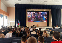 В Кетовской школе показали фильмы о Далматовском монастыре и курганских казаках