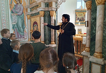 Сельские школьники познакомились с храмом в Частоозерье