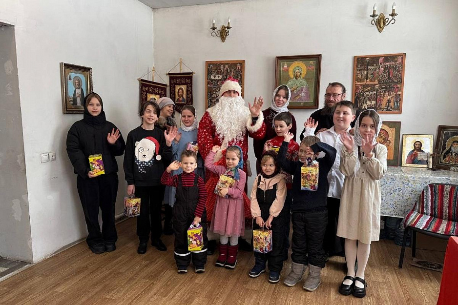 В Матронинском храме дети и взрослые провели рождественский праздник