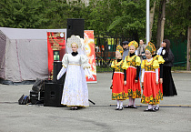 Православный священник выступил на открытии в Кургане фестиваля в честь Дня славянской письменности
