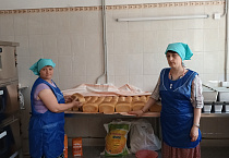 В мае на курганском приходе испекли и раздали 800 булок хлеба