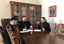 Попечительская комиссия Курганской епархии оказала материальную помощь многодетному священнику