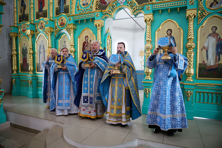 В Чимеевском монастыре престольный праздник отметили богослужением в новом храме