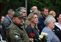 В Детском парке Кургана прошла акция в память о детях - жертвах войны в Донбассе