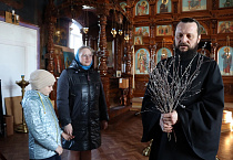 В Лебяжье юные экскурсоводы принесли в храм веточки вербы