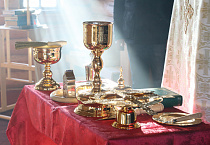 В храме при реабилитационном центре Курганской епархии освятили богослужебные сосуды