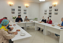 Члены курганского клуба православных женщин встретились с руководителем Центра туризма