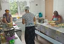 В курганской социальной столовой «Покров» приготовили более 300 порций горячих обедов за две недели