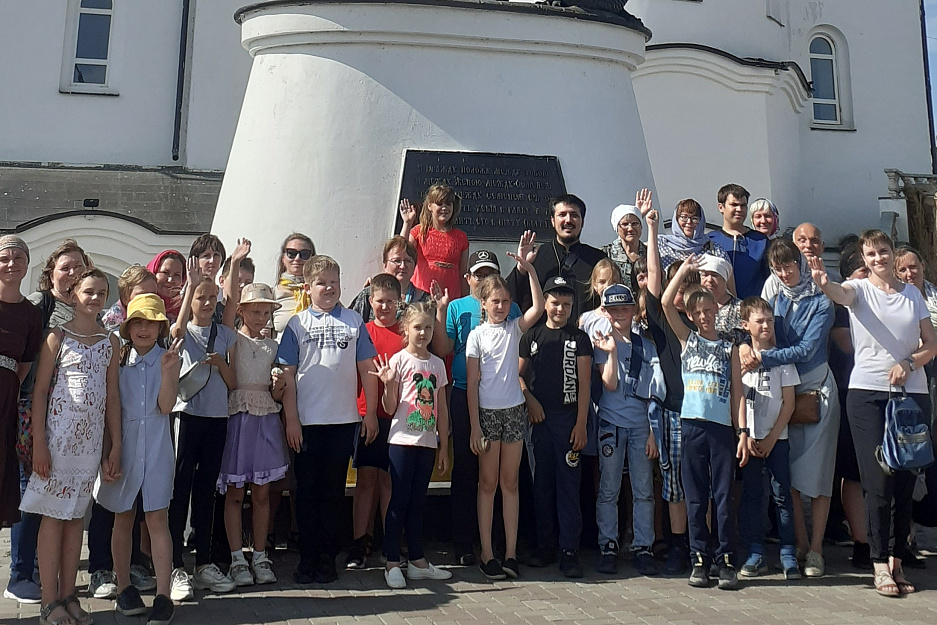 Ученики курганской Православной школы имени Александра Невского посетили село Частоозерье