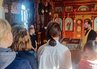В храме поселка Лебяжье побывали старшеклассники сельской школы