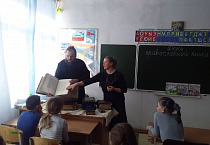 Зауральский священник провёл классный час в сельской школе
