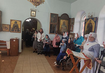 В курганском храме прошла сестринская Литургия и панихида  по умершим от СПИДа