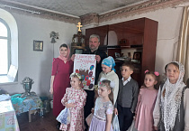 В старинном зауральском храме прошёл детский пасхальный утренник