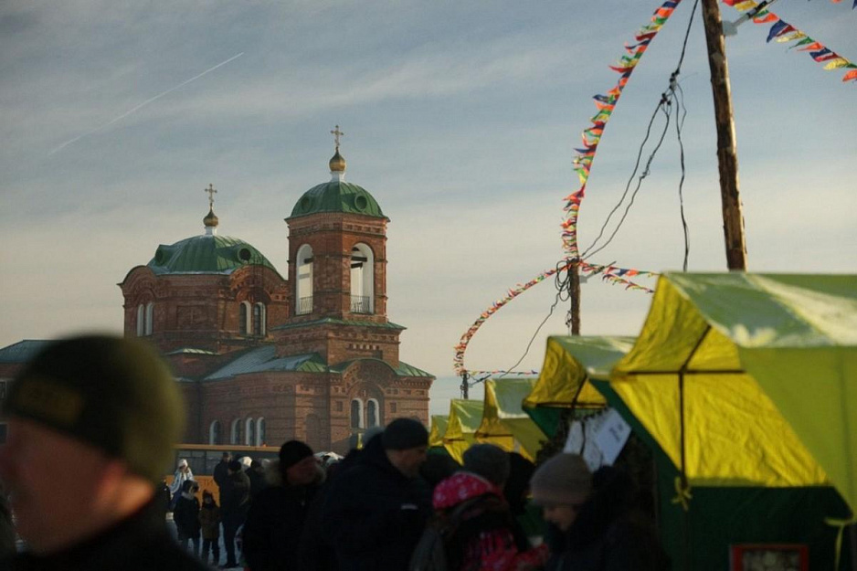 Курганский священник принял участие в «Михайловском торжке»