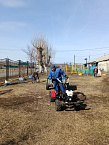 Прихожане сельского храма навели порядок на прилегающей территории