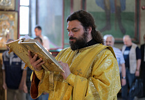 Митрополит Даниил совершил Литургию в день святых Царственных страстотерпцев