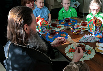 Митрополит Даниил на Святках посетил реабилитационный центр для несовершеннолетних