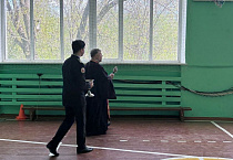 Курганский священник посетил кадетскую школу накануне майских праздников