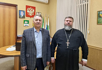 Настоятель курганского храма посетил совещание в администрации Кетовского района