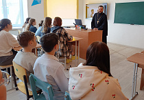 Зауральский священник поговорил о нравственности с учениками школы села Лопатки