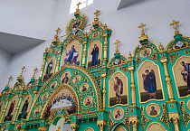 В возрожденном храме Чимеевского монастыря прошла первая архиерейская Литургия и освящение нового иконостаса