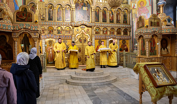 Литургия в в день Всех святых