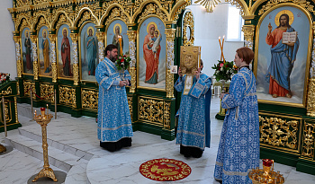 В Свято-Троицком соборе встретили Феодоровскую икону Божией Матери