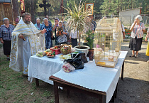 В праздник Преображения Господня в Георгиевском храме на Увале освящать  плоды помогал говорящий попугай
