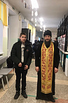 Курганский священник очередной раз побывал в подшефной школе