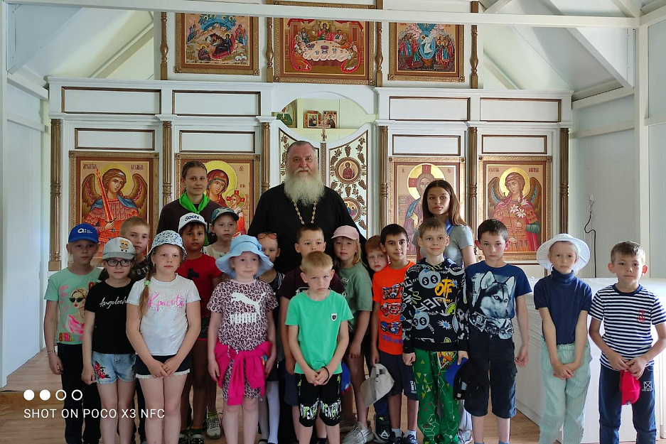 Школьники зауральского села Садовое побывали в новом храме