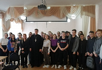 Курганский священник говорил с будущими музыкантами о роли Православия в культуре
