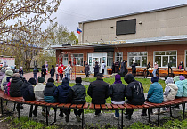 В городе Петухово прошла игровая программа «Пасхальный перезвон»