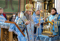 Митрополит Даниил совершил Литургию и панихиду в Александро-Невском соборе Кургана