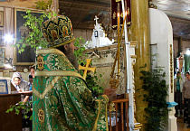 В день Святого Духа митрополит Даниил совершил Литургию на Архиерейском подворье в Смолино