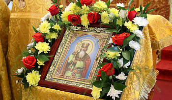 Митрополит Даниил совершил Божественную литургию в Свято-Никольском соборе города Шадринска