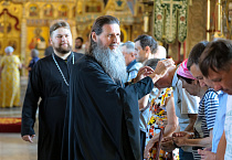 В праздник Тихвинской иконы митрополит Даниил совершил Литургию в Александро-Невском кафедральном соборе Кургана