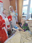 Проживающим в Лесниковском доме-интернате подарили радость на Рождество