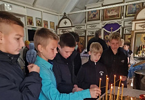 Менщиковские школьники посетили храм Матроны Московской в селе Садовое