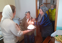 Прихожанку Успенского прихода посёлка  Варгаши поздравили с 90-летием