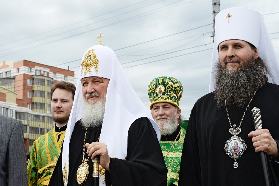 Святейший Патриарх Кирилл наградил главу Курганской митрополии орденом 