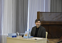 Курганский священник посетил в Юговке презентацию книги
