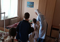 В Кургане дети подарили радость жильцам Лесниковского дома-интерната